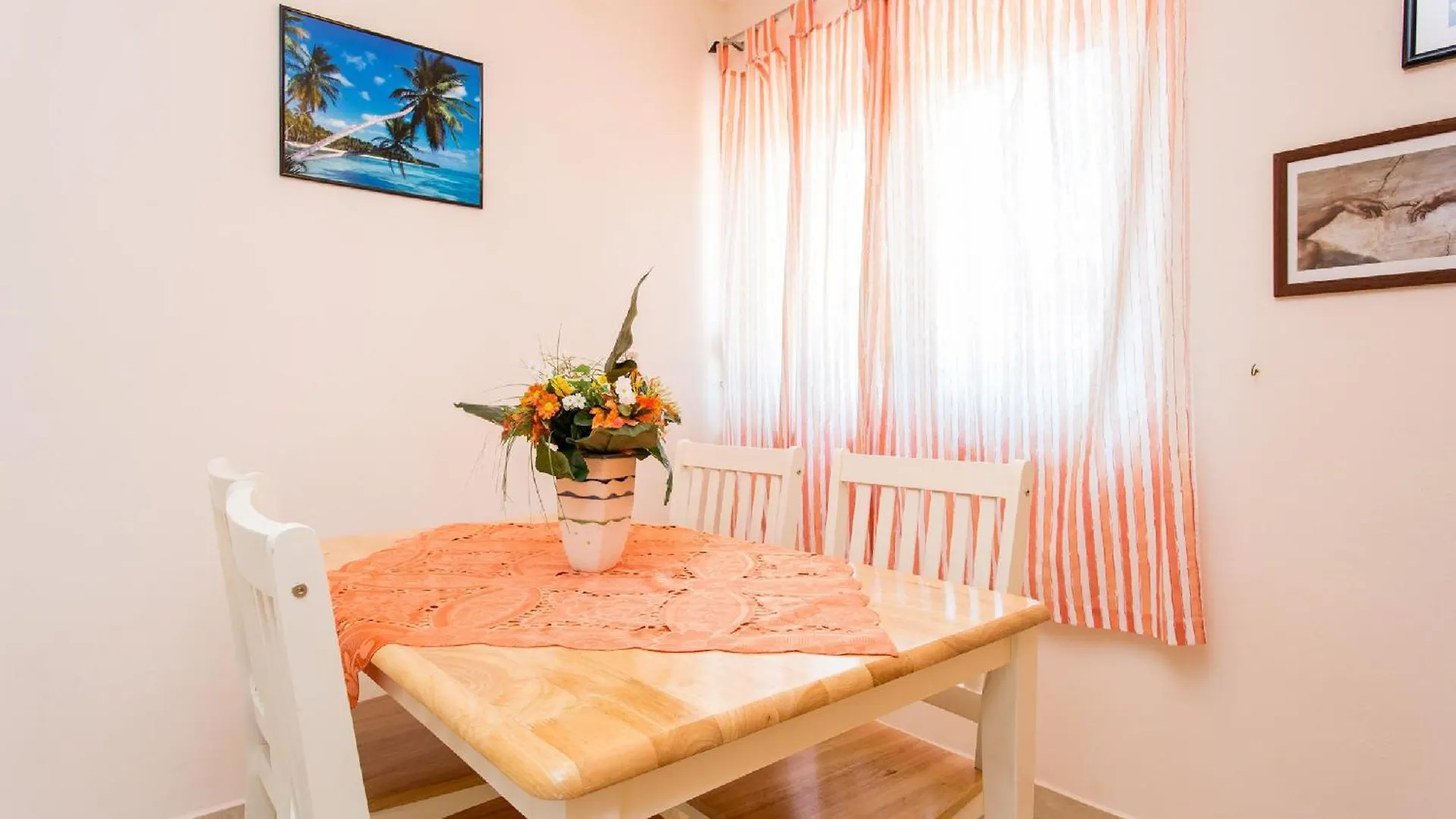 Apartment Apartmani Andreas Silo  Croatia